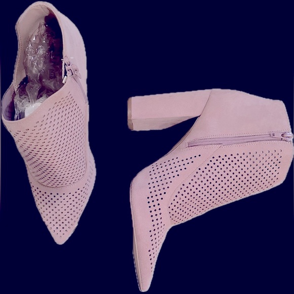 Kittenish Pink Blush Suede Pointy Toe Ankle Bootie Size 11 NWOT - Picture 6 of 8